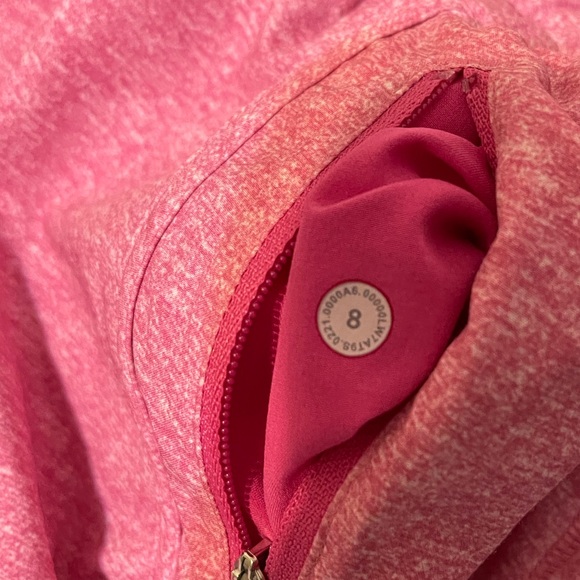 Lululemon pair of tracker shorts - Picture 4 of 4